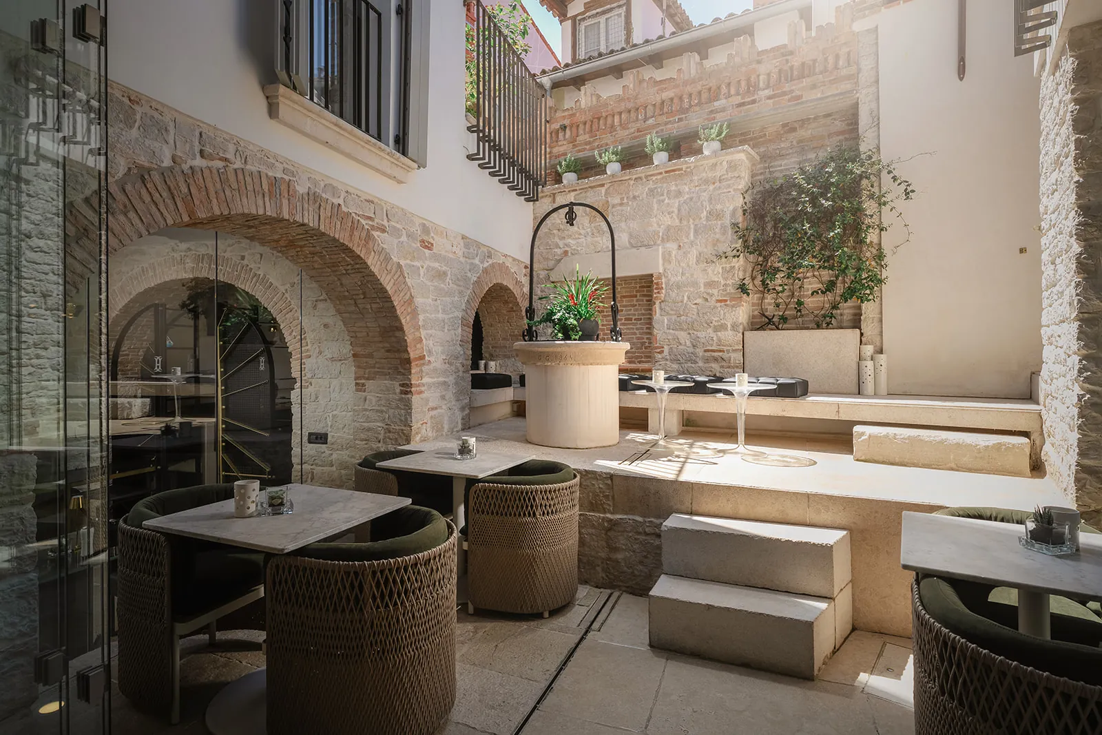Sapori Rovinj interior — Istrian stone walls and restaurant atmosphere